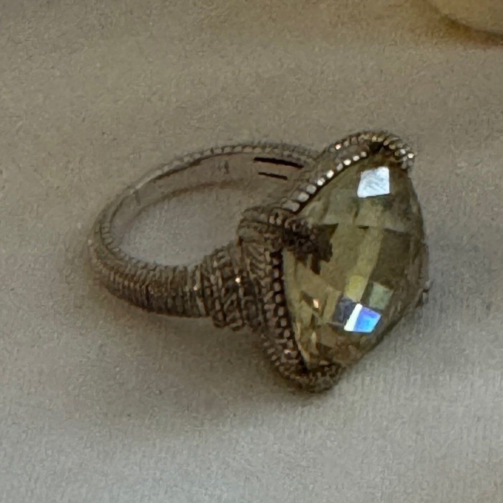Judith Ripka cocktail ring - Picture 4 of 9